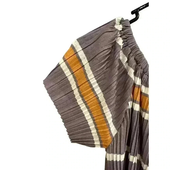 Entro Pleated Purple and Gold Striped off the Shoulder top Size S, Pre-Owned - Picture 5 of 7